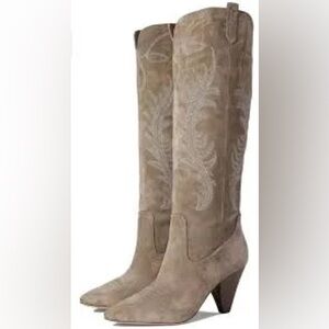 Veronica Beard Ballan Suede Boot size 8.5 & dust bag! Worn once like new!